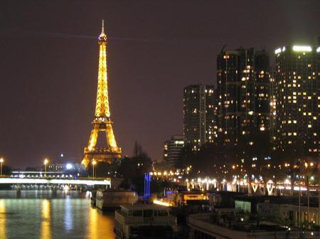 Pháp: Nhà đầu tư bất động sản “bung hàng” trước khi thuế mới có hiệu lực