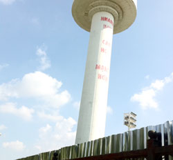 “Băm” sân Mỹ Đình làm... TTTM! 