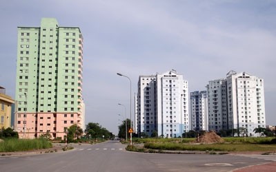 Nhà tái định cư: Nghịch cảnh