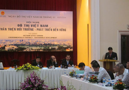 Chủ đầu tư bất động sản “kêu cứu”, dân mừng