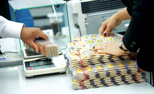 Siết dịch vụ tín dụng vàng