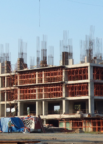 Mắc kẹt vì mua nhà dự án đói vốn