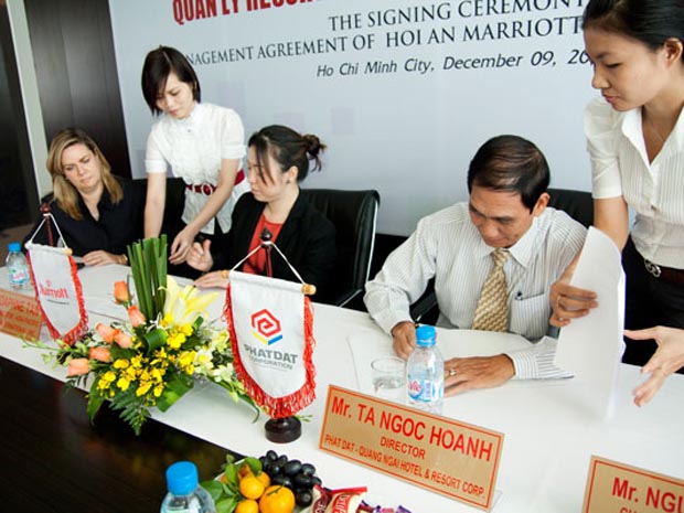 Doanh nghiệp bất động sản Thời thu tiền chợ và đi trồng rừng