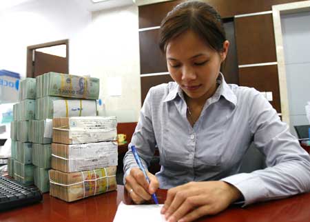 Ngân hàng lệch 'cầu' tiền đồng