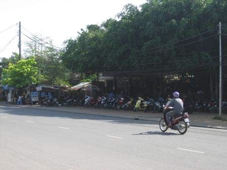 Đua nhau “xẻ thịt” đất công ở Cần Thơ
