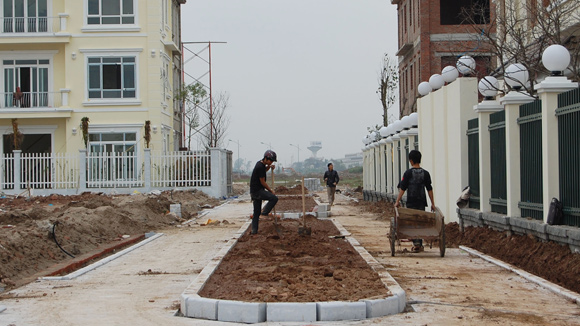 Bất động sản vẫn “khát” vốn