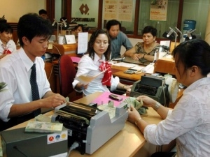 Ngân hàng đánh vật với giới hạn tín dụng cuối năm