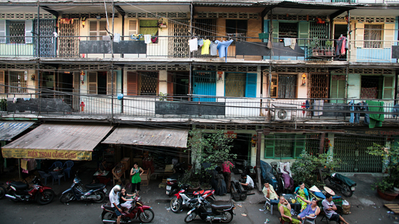 Bấp bênh chung cư hết “đát” 