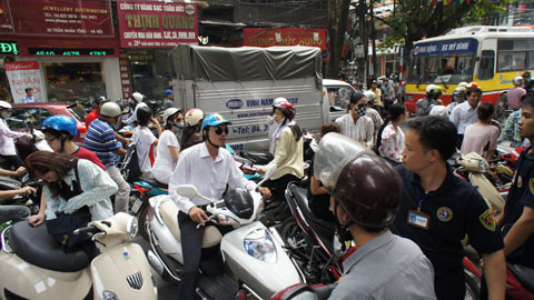 Vạch mặt ‘đại gia’ thao túng giá vàng