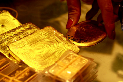 Giá vàng tăng từng phút, vượt 44,2 triệu đồng một lượng
