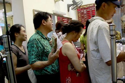 Hai thử thách đầu tiên chờ Thống đốc Nguyễn Văn Bình