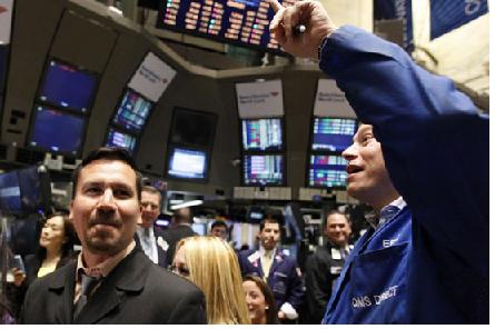 Châu Âu quyết tâm triệt nợ, Phố Wall tăng mạnh 