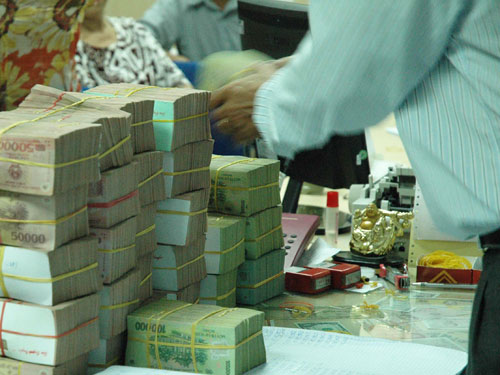 Chạy đua kéo giảm nợ