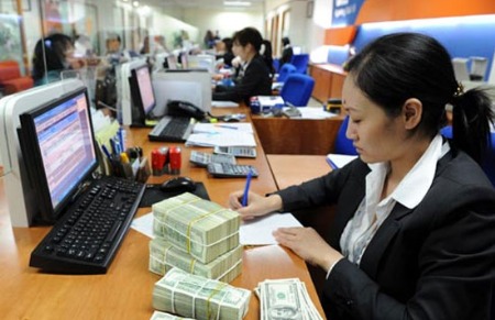 Thống đốc: “Đánh chuột nhưng không để vỡ bình”