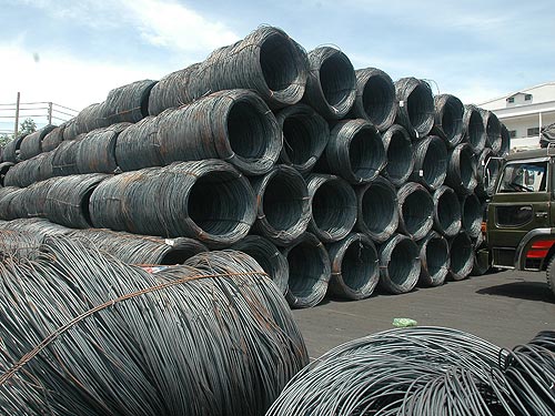 CafeLand – Thông thường vào thời điểm cuối năm, thị trường VLXD sẽ sôi động do nhu cầu xây dựng tăng nhanh. Tuy nhiên, dù đã bước vào quý IV nhưng thị trường VLXD vẫn chưa có những dấu hiệu “nóng” lên rõ rệt.