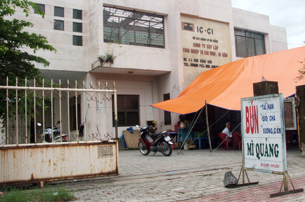 Những căn nhà bạc tỷ bỏ hoang