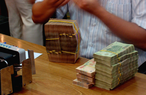 Nhà băng nới tín dụng địa ốc nhưng áp lãi suất cao