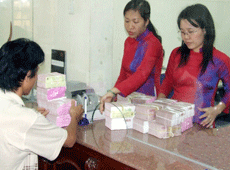 Giảm lãi suất cho vay: Ngân hàng lớn phải đi đầu