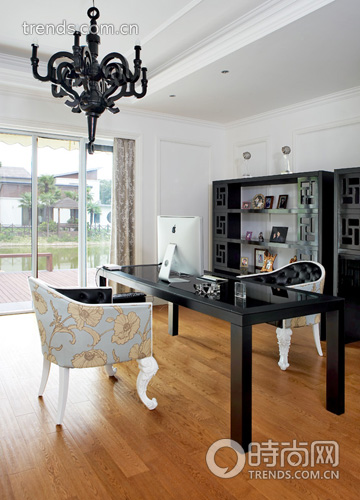 Biệt thự lộng lẫy của vợ chồng Lục Nghị - Bào Lôi