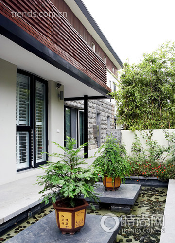 Biệt thự lộng lẫy của vợ chồng Lục Nghị - Bào Lôi