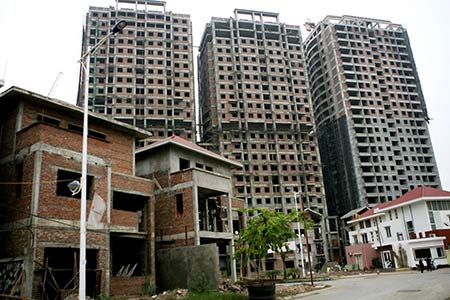 Chuyện căn hộ và… đất nền