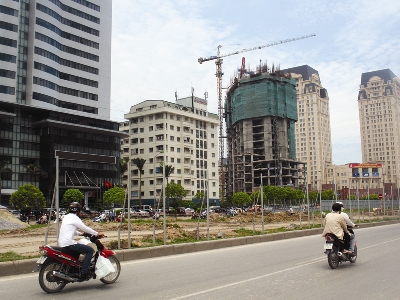 Bất động sản khó khăn đến cuối năm