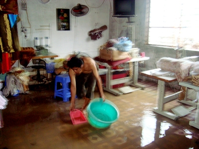 TP Hạ Long: Mưa là nước tràn vào nhà