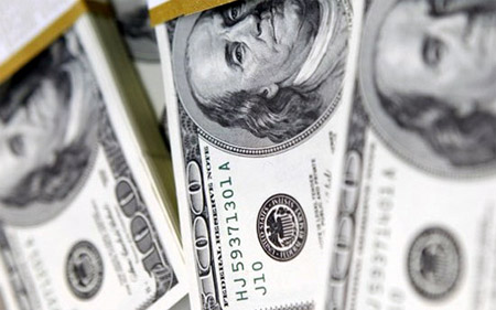 Nhà đầu tư bỏ vàng theo USD