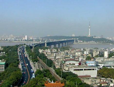 IMF cảnh báo “bong bóng” bất động sản ở Trung Quốc