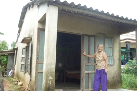 Người dân tái định cư 10 năm mỏi mòn chờ sổ đỏ