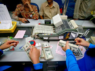 Bất ổn lãi suất, tỷ giá: Ứng phó nào cho DN Việt?