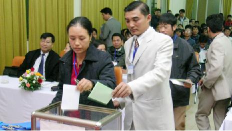 Thị trường bất động sản trầm lắng: Đấu giá đất vạ lây