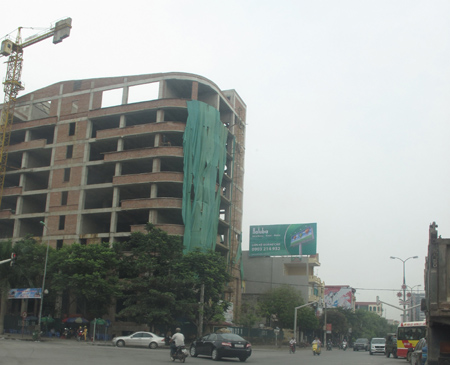 Nhiều công trình xây dựng trên địa bàn Hà Nội đắp chiếu: Ám ảnh nỗi lo lỗ nặng