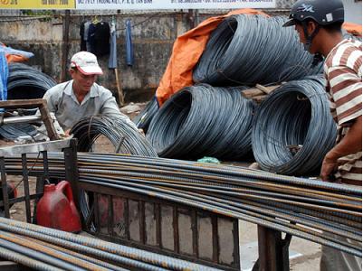 Thép xây dựng lại bị làm giá