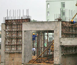 Nhà thu nhập thấp: Chủ đầu tư và khách hàng cùng kêu khổ 