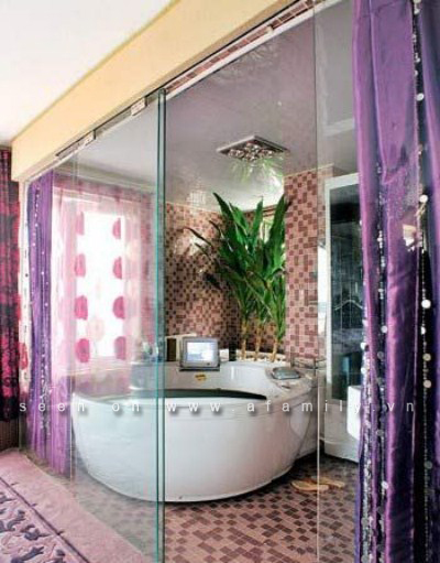 Ngôi nhà màu tím cực