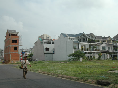 Nhìn lại thị trường bất động sản năm 2011