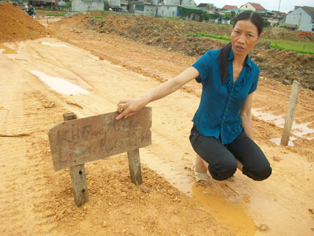 Dân mất đất vì dự án