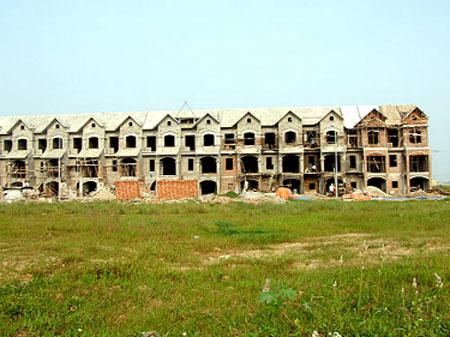 Nhà đầu tư BĐS khó “cầu cạnh” được vốn từ ngân hàng