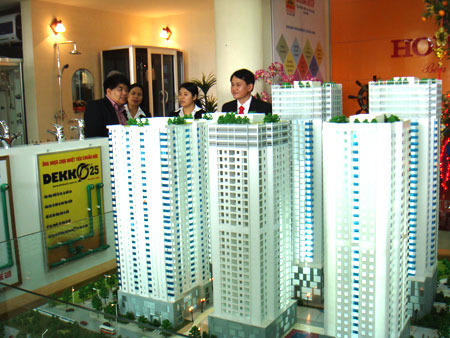 Địa ốc ‘dò vốn’