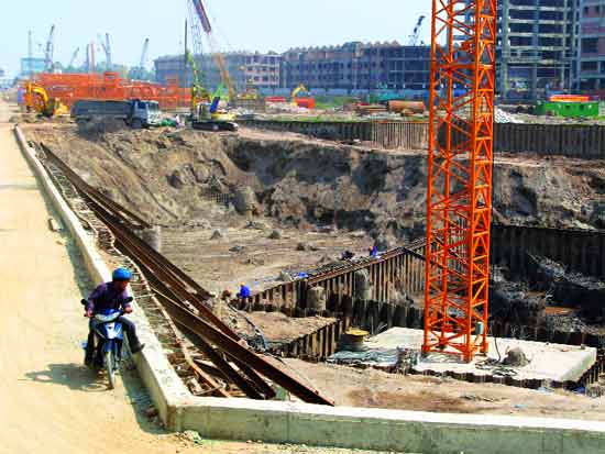 Đại gia kêu cứu, ngân hàng lặng yên