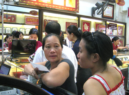Giá vàng sẽ vượt 42 triệu đồng/lượng