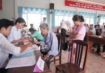 Hỗ trợ cho 96 hộ dân bị ảnh hưởng do thu hồi đất