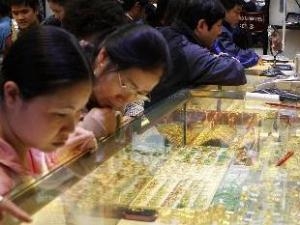 Vàng trong nước giảm gần 1 triệu đồng mỗi lượng