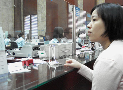 Giảm sức “nóng” lãi suất, lạm phát giảm theo