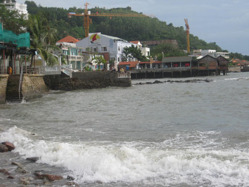 Đua nhau lấn biển