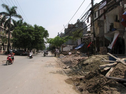 Chủ tịch phường nói gì về ồ ạt xây nhà “siêu mỏng” trái phép?