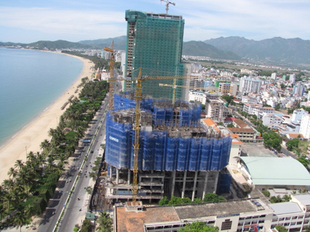 Phân khúc thị trường căn hộ ven biển Nha Trang: Bán nhiều hơn mua