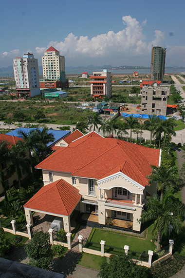 “Mổ xẻ” thị trường bất động sản Việt Nam: Không nên ép Nhà nước phải can thiệp