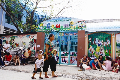 Dừng xây cao ốc dành đất cho trường học